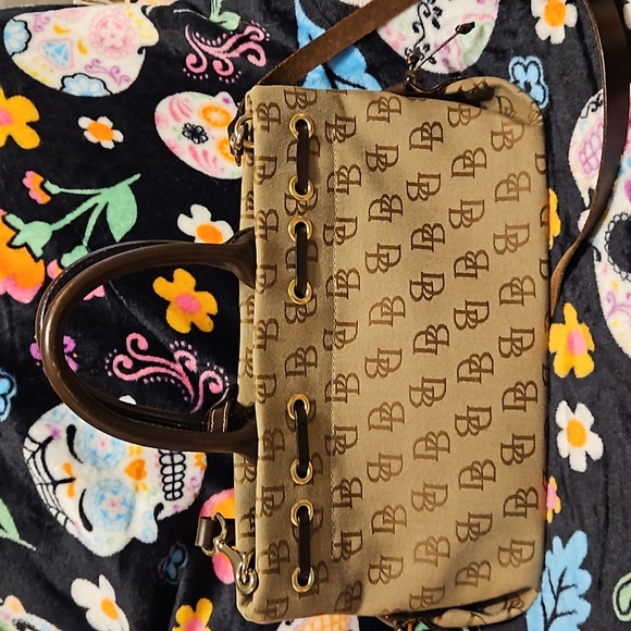 Dooney and bourke bag. - Picture 2 of 4